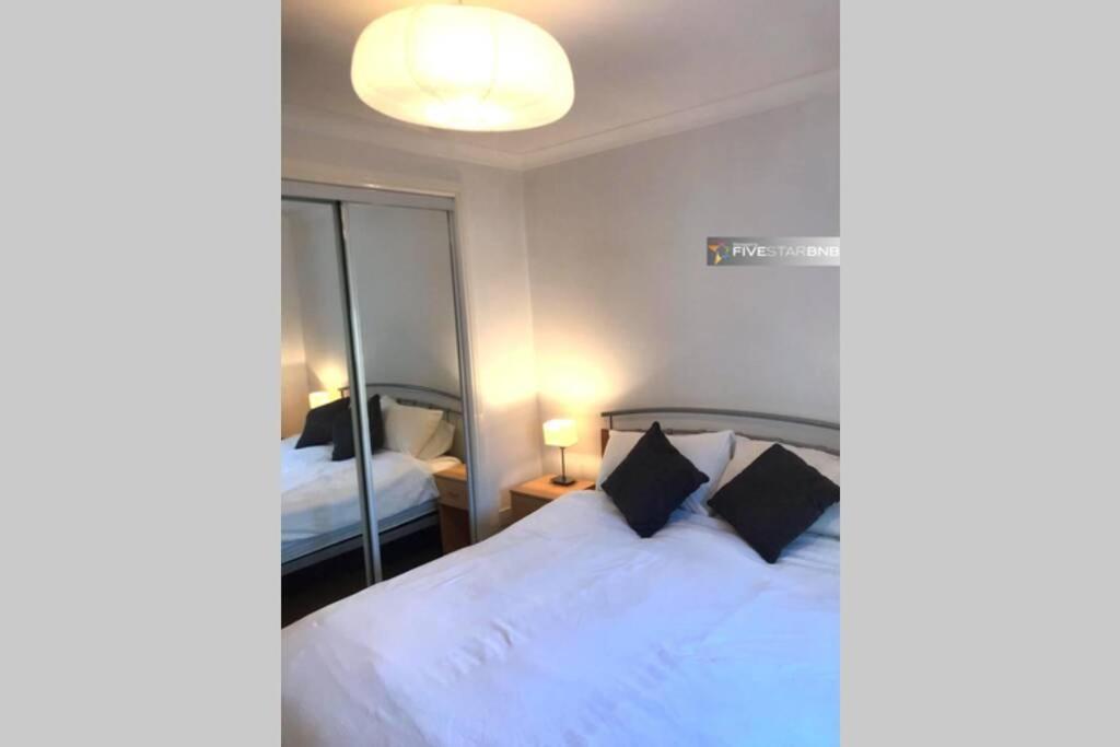 Waterfront Living In Leith With Free Parking! Apartment Единбург Екстериор снимка