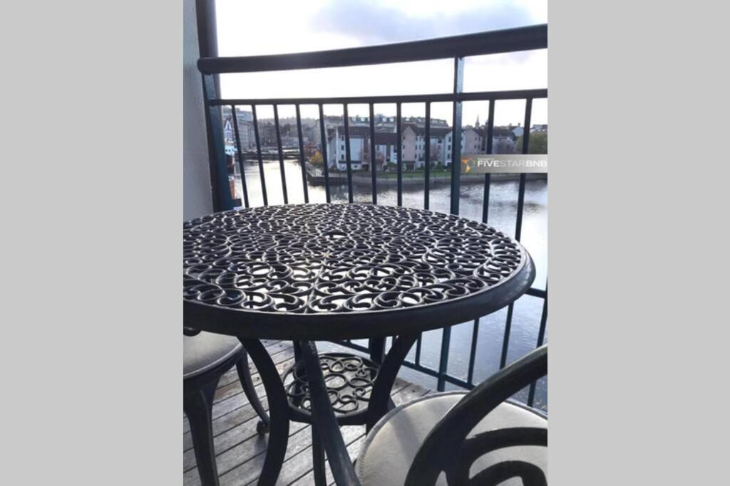 Waterfront Living In Leith With Free Parking! Apartment Единбург Екстериор снимка
