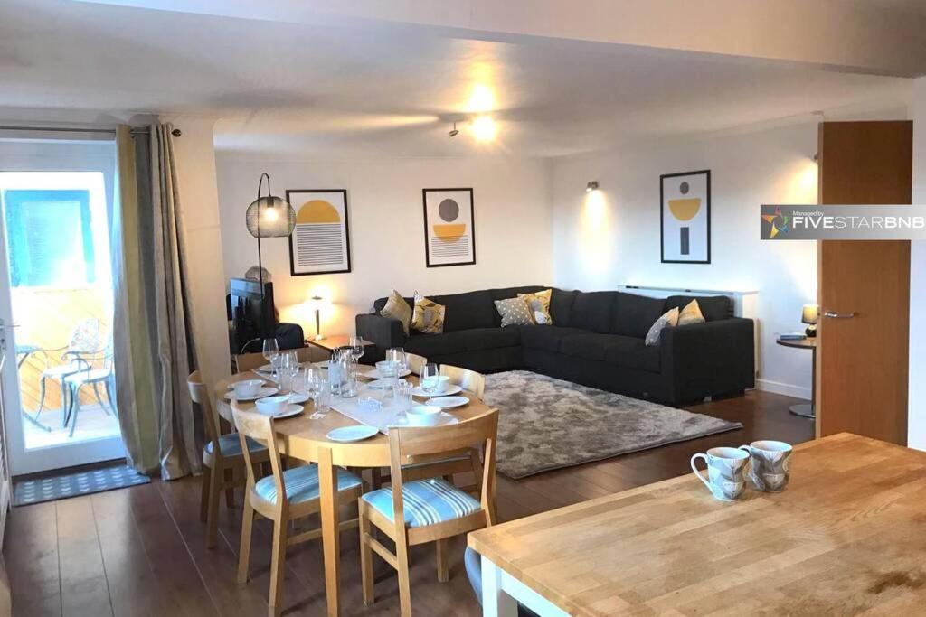 Waterfront Living In Leith With Free Parking! Apartment Единбург Екстериор снимка