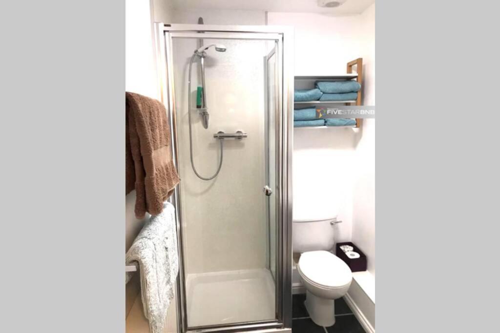 Waterfront Living In Leith With Free Parking! Apartment Единбург Екстериор снимка